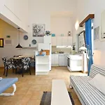 Cozy Flat With Balcony, Pool Access And Full Amenities Appartement Peroj
