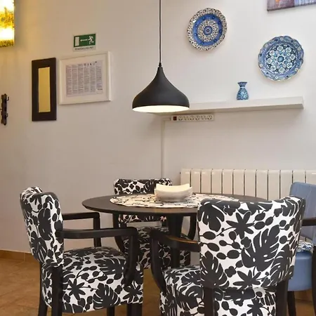 Daire Cozy Flat With Balcony, Pool Access And Full Amenities Peroj