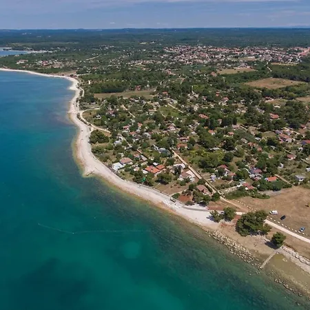 Cozy Flat With Balcony, Pool Access And Full Amenities * بيروغ